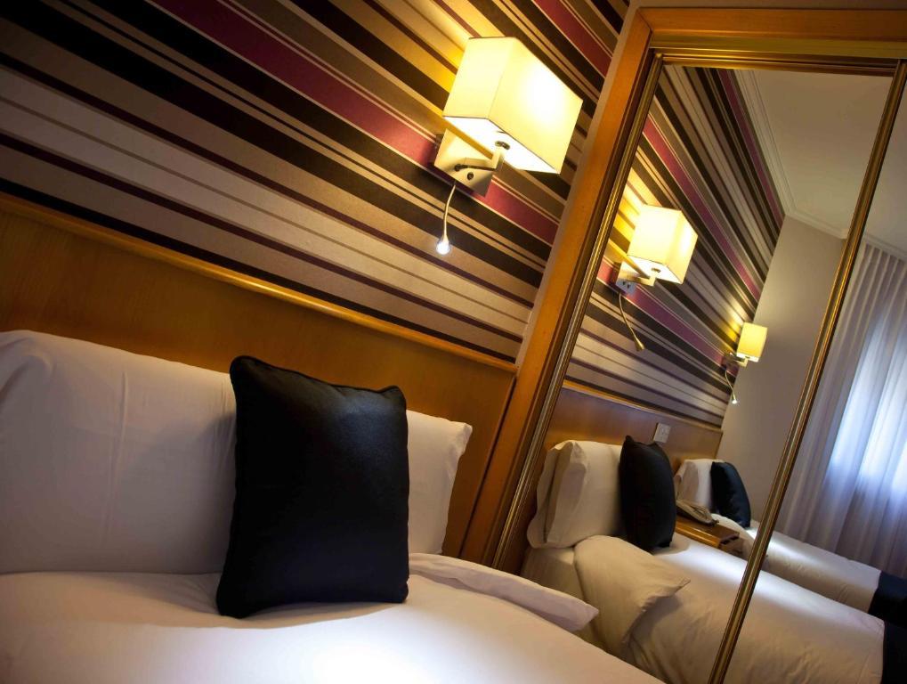 Hotel Palacio De Cristal Burela Room photo